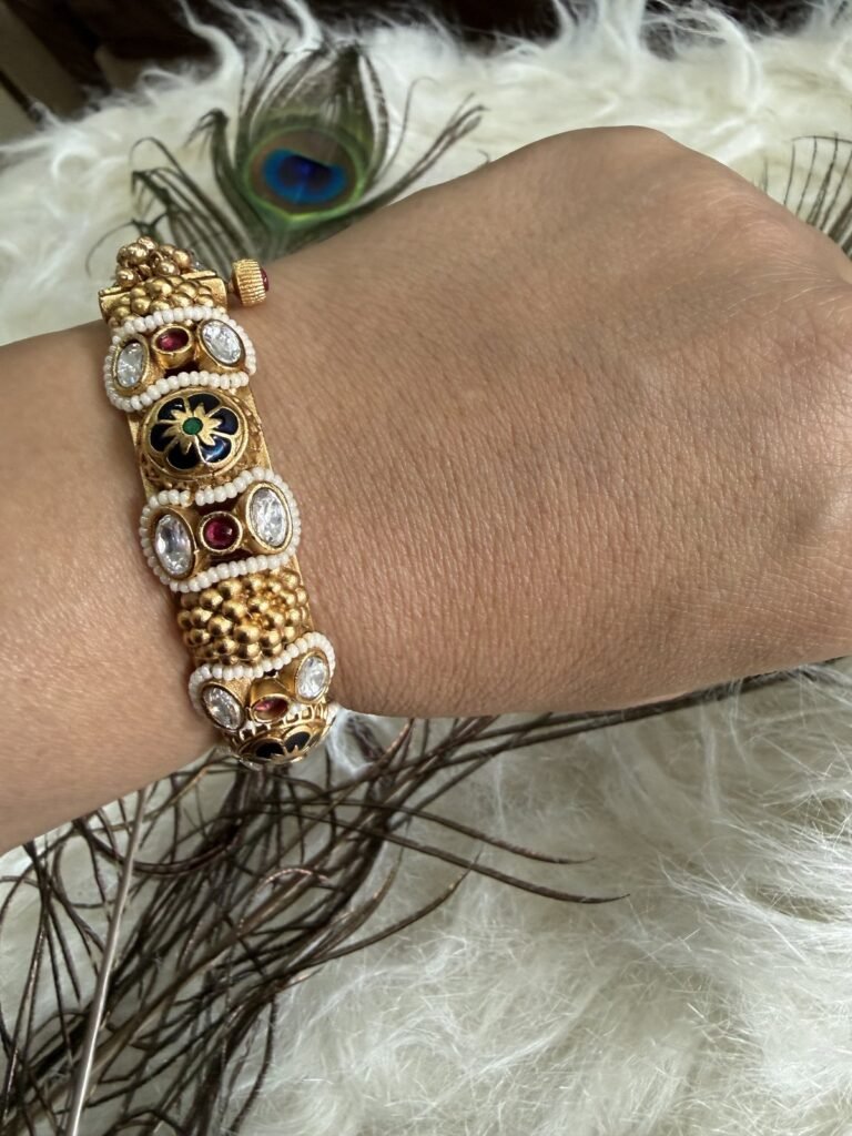 Traditional Gold-Toned Kundan and Meenakari Bracelet
