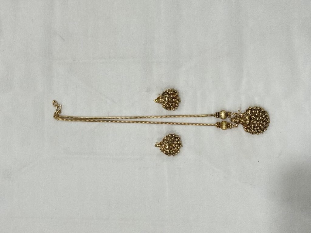 Antique Gold Pendant Necklace Set with Matching Earrings