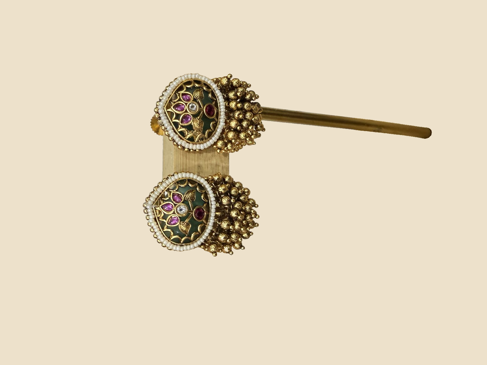 Antique Gold-Plated Kundan Pendant Necklace with Matching Earrings - Image 3