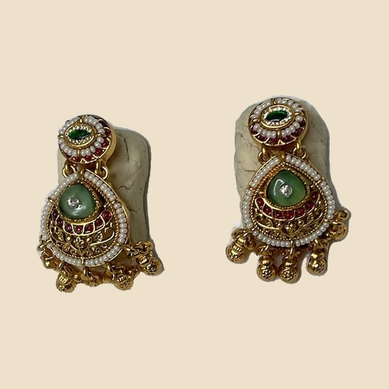 Gold-Plated Green Stone Kundan Necklace Set with Matching Earrings - Image 3