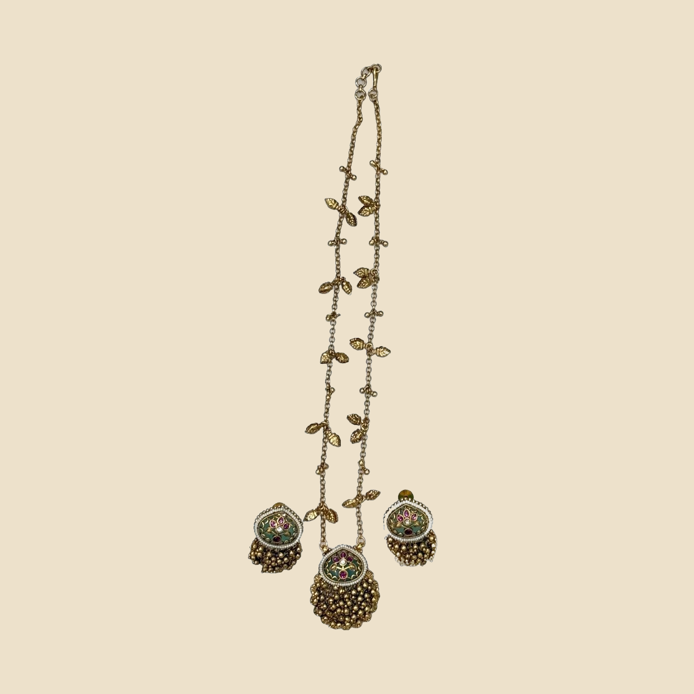 Antique Gold-Plated Kundan Pendant Necklace with Matching Earrings